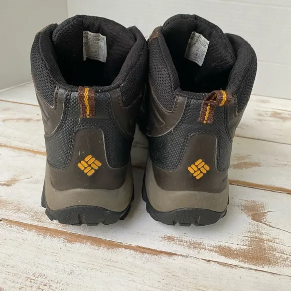 COLUMBIA Newton Ridge Plus hiking boots Men’s Sz 11 brown Leather Waterproof