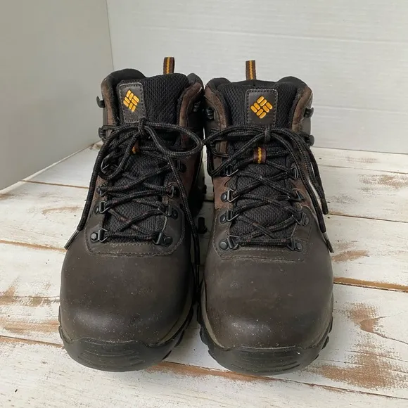 COLUMBIA Newton Ridge Plus hiking boots Men’s Sz 11 brown Leather Waterproof