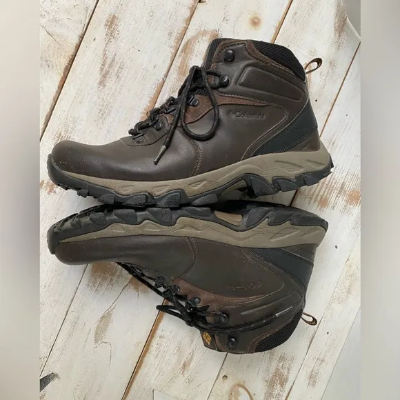 COLUMBIA Newton Ridge Plus hiking boots Men’s Sz 11 brown Leather Waterproof