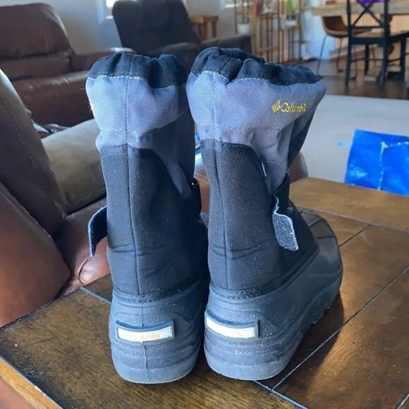 Columbia winter snow boots waterproof grey black youth 5 walking sledding
