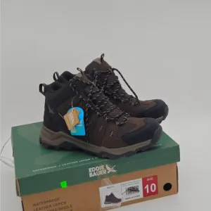 Comfortable‎ padded footbed