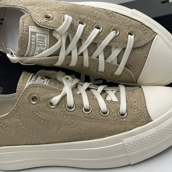 Converse Women's Tan Lace Platforms A10246CCTAS LIFT OXNUTTY GRANOLA/EGRET/LIG