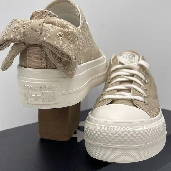 Converse Women's Tan Lace Platforms A10246CCTAS LIFT OXNUTTY GRANOLA/EGRET/LIG
