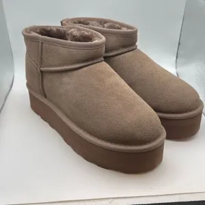 CUSHIONAIRE Cozy Women’s Platform Ankle Boots SIZE 10 WIDE TAUPE