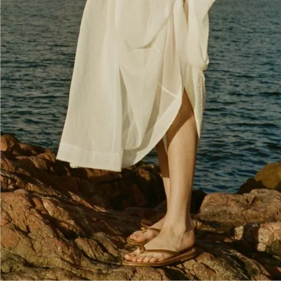 DÔEN SANDALS