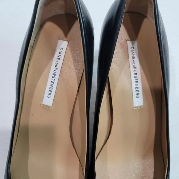 Diane von Furstenberg Pointed Toe Pumps Size 7.5