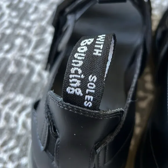 Dr. Martens Pearson sandals NWOT