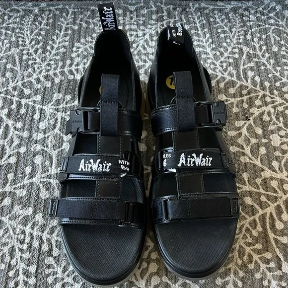 Dr. Martens Pearson sandals NWOT