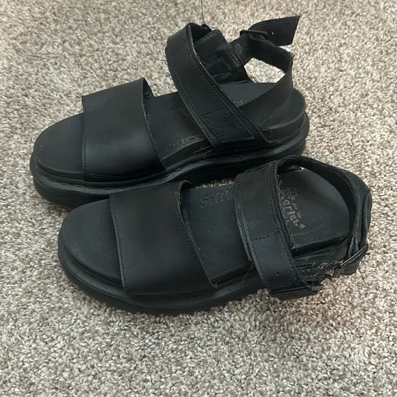 DR. MARTENS Voss Sandals