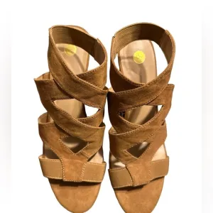Dress Barn Brown Heels Size: 8.5