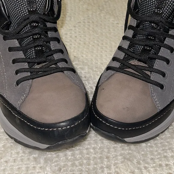 Earth Vigor Journey Waterproof hiking Boots