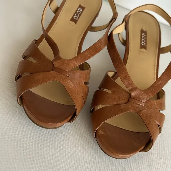 Ecco Brown Sandals Back Strap