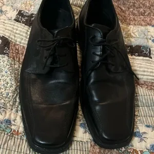 Ecco black dress shoes