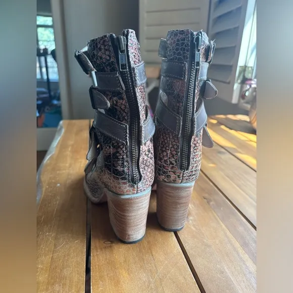 Freebird Bond Heeled Sandals Women's Size 7 EUC