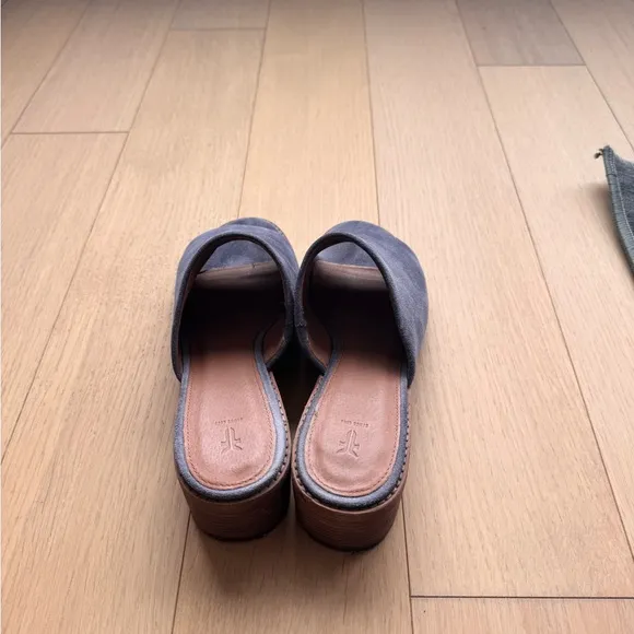 Frye Gray Sandals with Open Toe and Chunky Heel
