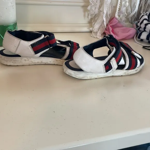 Gauffrette Gucci leather sandals