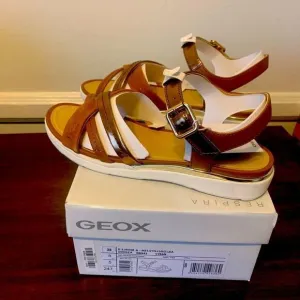 Geox hiver 4 strappy super comfy leather waterproof lightweight sandal size 9