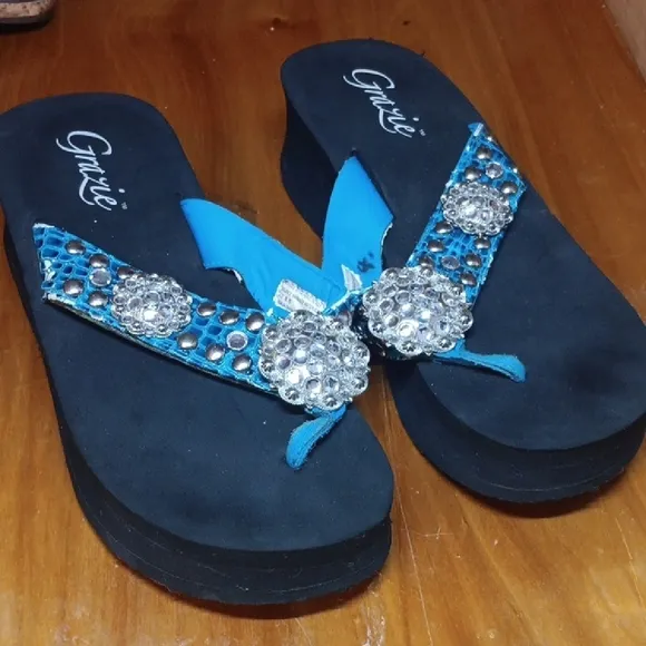 Grazie Women's Blue Embellished Sandals 8.5