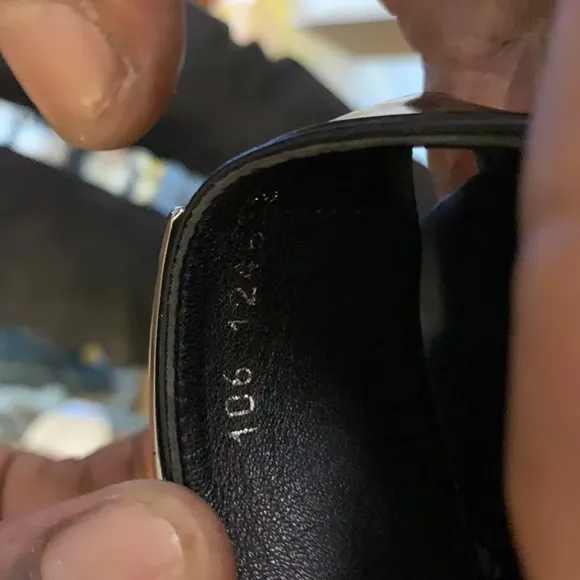 Gucci black leather sandals 106 1245 37 C