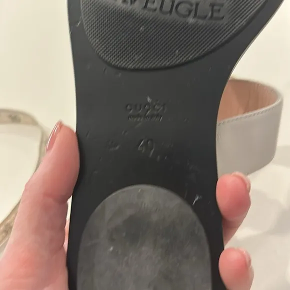 Gucci Women's White and Black Sandals