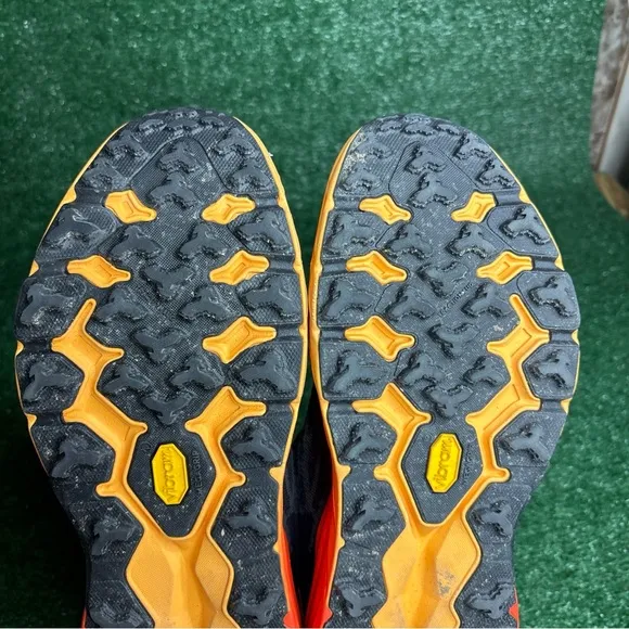 Hoka One One Speedgoat 5 Trail Running Shoes Men 10.5 D Gray Sneakers