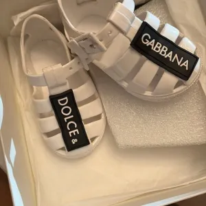 infant sandals
