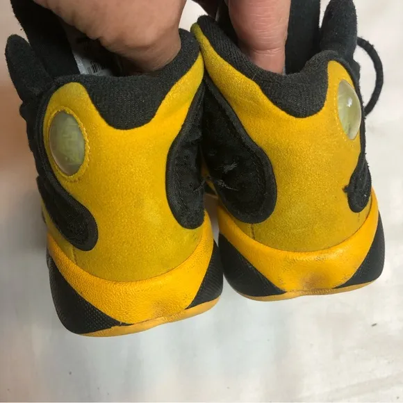 Jordan 13 retro black and yellow sneakers shoes