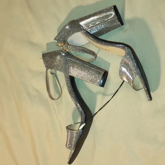 Katy Perry Champagne Gold Sparkle Heeled Sandals Size 8