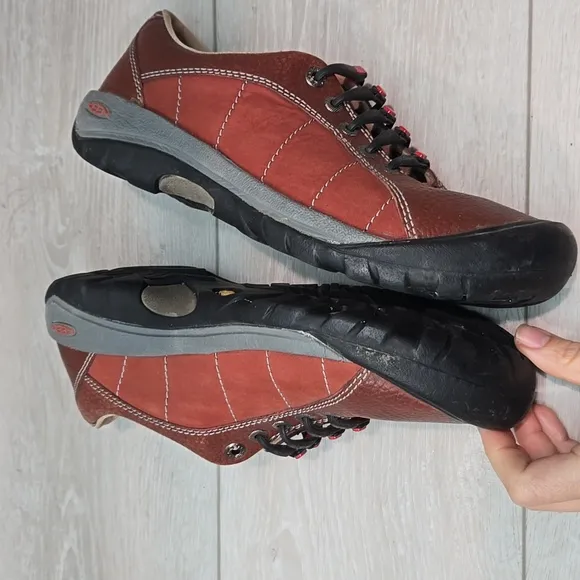 Keen Womens Leather Casual Shoes Sneakers Shoes Sz 8.5