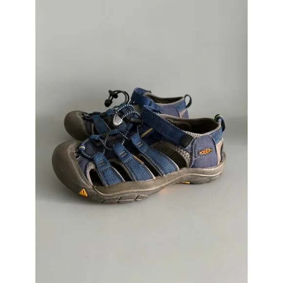 Keens Sandals Youth Size 5 EUC Blue