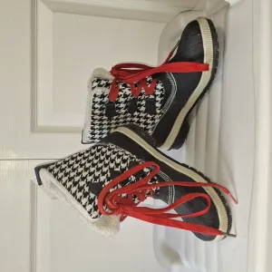 KHOMBU &quot;Telluride&quot; leather fabric winter snow boots - 8 - black/white