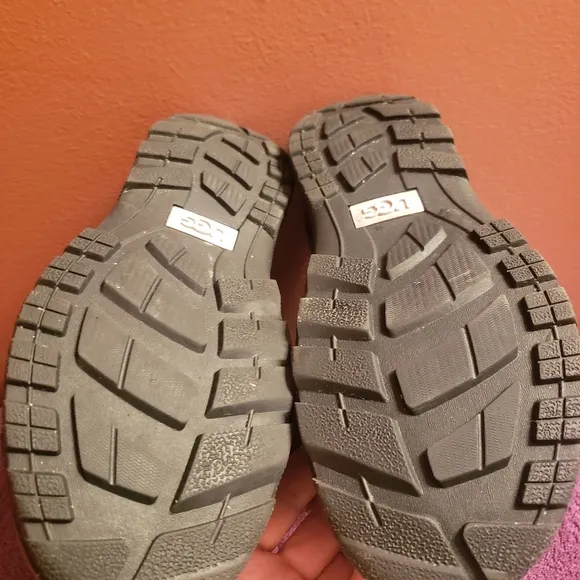 Kids size 4 ugg snow boots purple