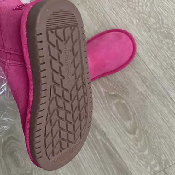 Koolaburra Pink Fur Trim Round Toe Snow Boots