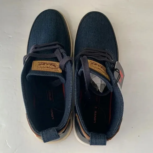 Levi’s Atwater Sneakers Athletic Shoes Men’s Size 8.5 New