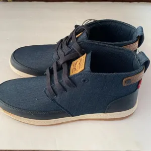 Levi’s Atwater Sneakers Athletic Shoes Men’s Size 8.5 New