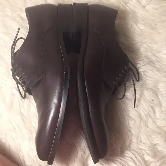 Like new Cole haan dress shoes