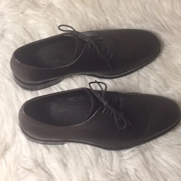 Like new Cole haan dress shoes