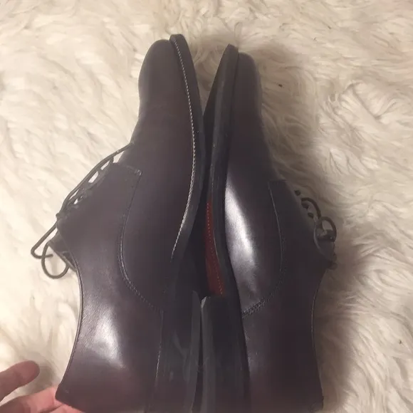 Like new Cole haan dress shoes