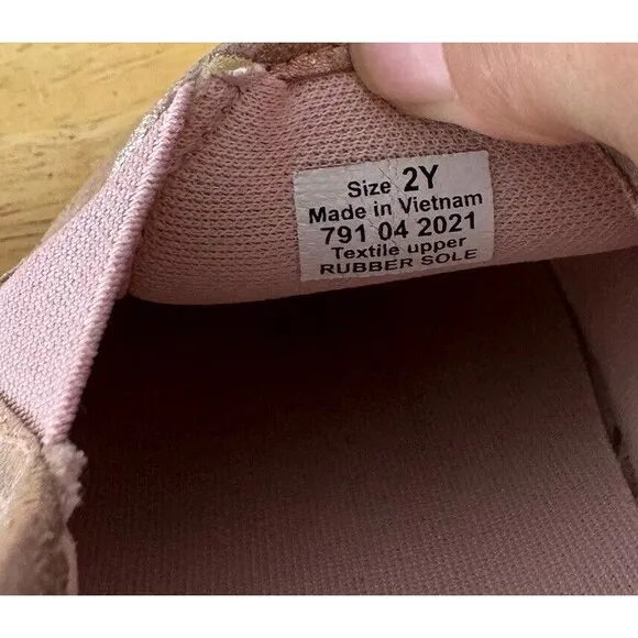 Livie &amp; Luca Ridge ECO Rose Pink Metallic Slip On Sneaker Shoes Nice Size 2 EUC