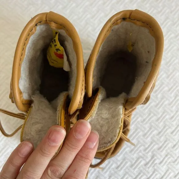 Maple Leaf Shoe Baby Size 6 Genuine Leather Snow Booties Boots Canada Mocassins