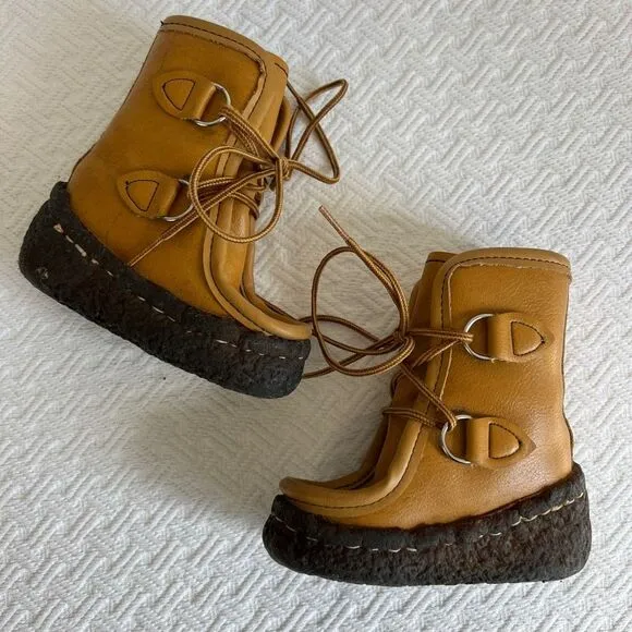 Maple Leaf Shoe Baby Size 6 Genuine Leather Snow Booties Boots Canada Mocassins