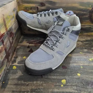 Men New Balance Gray athletic boots size 10.5 new‎