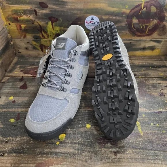 Men New Balance Gray athletic boots size 10.5 new‎