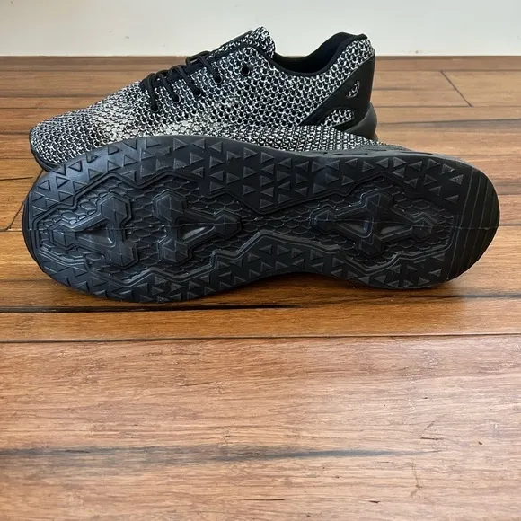 Men’s athletic shoes​​​​​