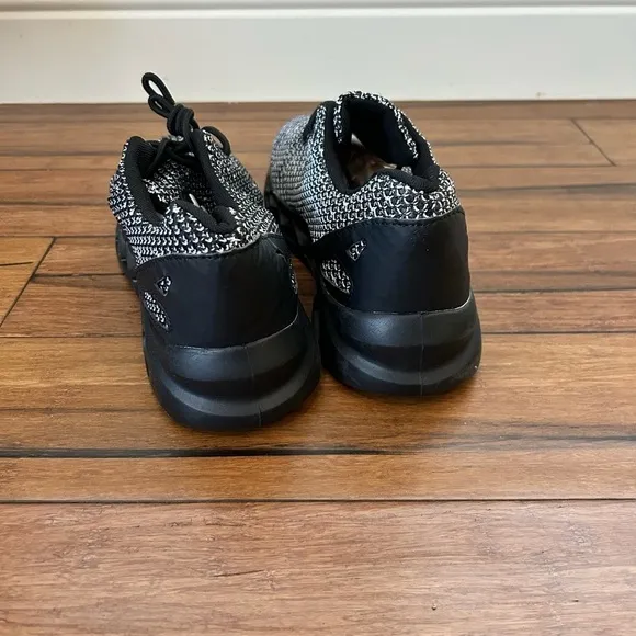 Men’s athletic shoes​​​​​