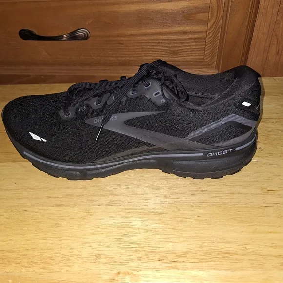 Men's Brooks Ghost 15 Black Running Shoes In A Size 12. NWOB.
