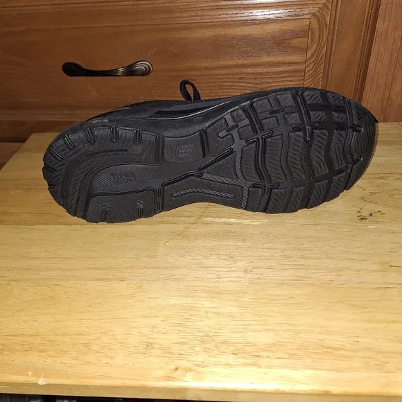 Men's Brooks Ghost 15 Black Running Shoes In A Size 12. NWOB.