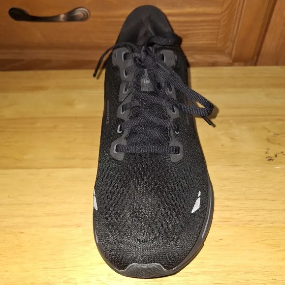 Men's Brooks Ghost 15 Black Running Shoes In A Size 12. NWOB.