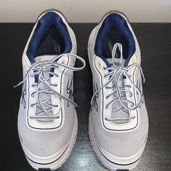 Men's G-Defy walking athletic shoes.   Size 10.