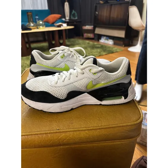 Men's Nike Air Max System Sneakers Size 8.5 White Black